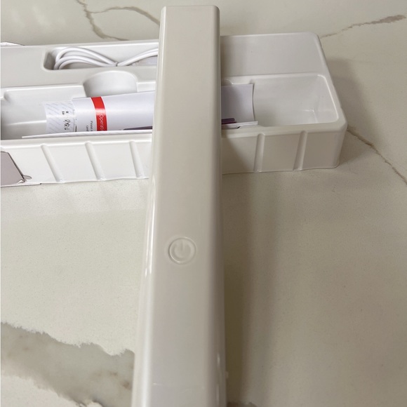 LED Ultraviolet Handheld Sterilizer Anti-virus - Picture 5 of 6